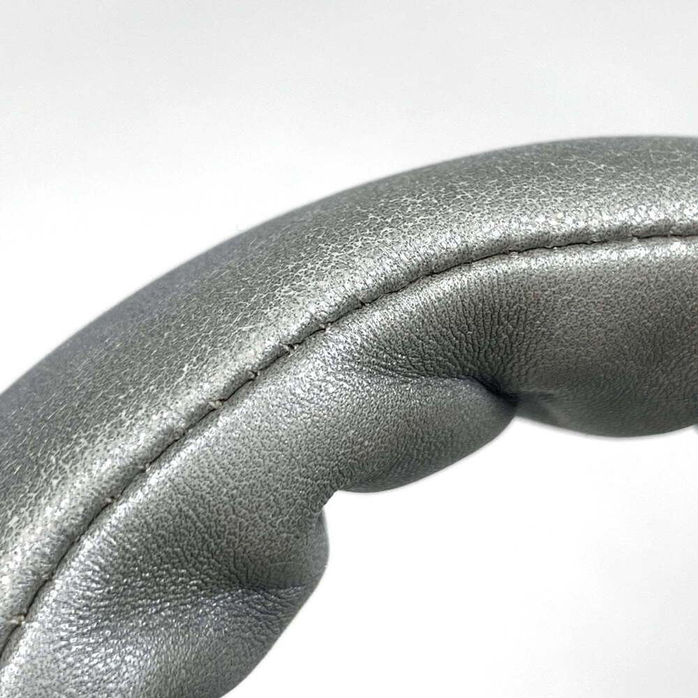 CHANEL Silver Leather Tote Bag - Picture 6 of 9